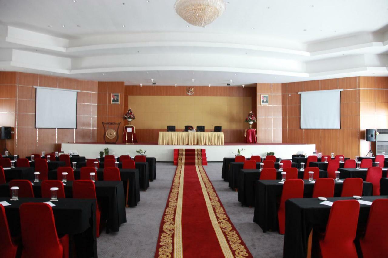Отель Training Centre Damhil Gorontalo Экстерьер фото