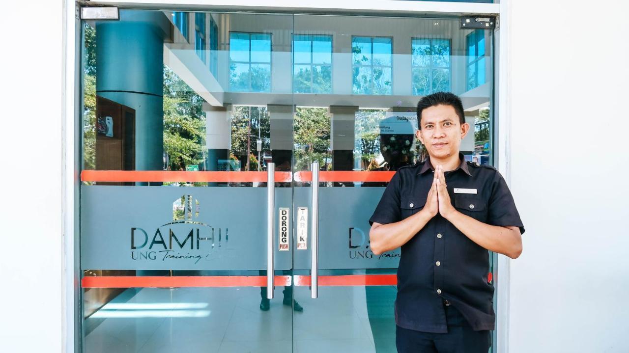 Отель Training Centre Damhil Gorontalo Экстерьер фото